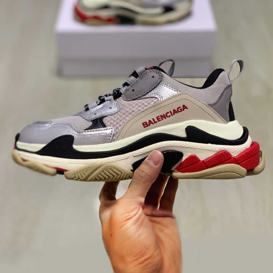 Ba*len*cia*ga triple s trainers