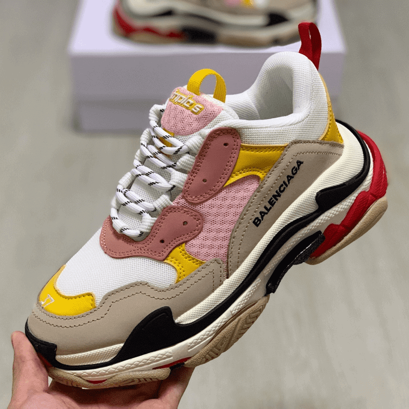 Ba*len*cia*ga triple s trainers