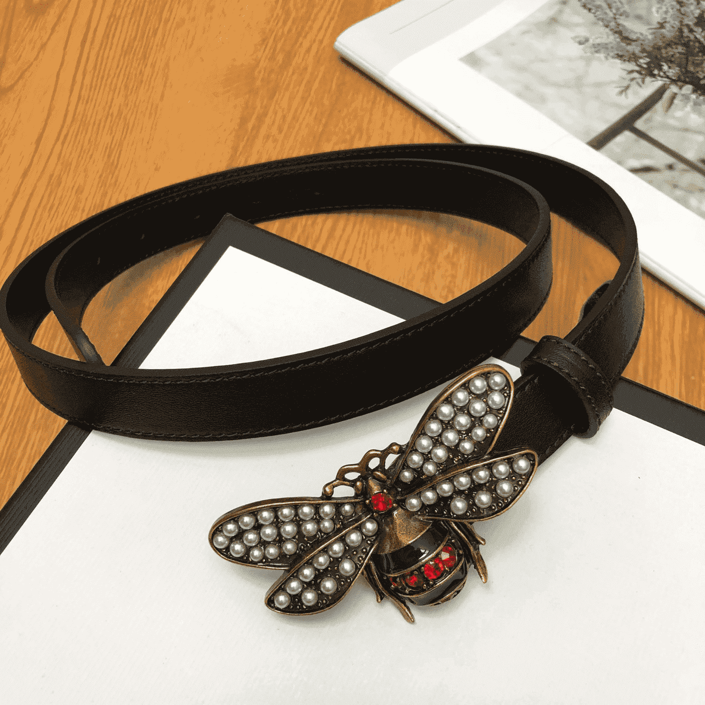 G*u*i bee buckle belt