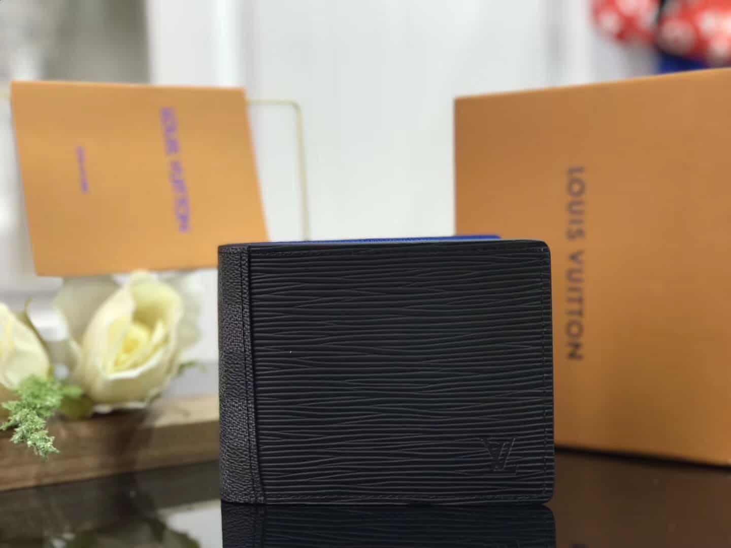 LV MULTIPLE WALLET - M67896