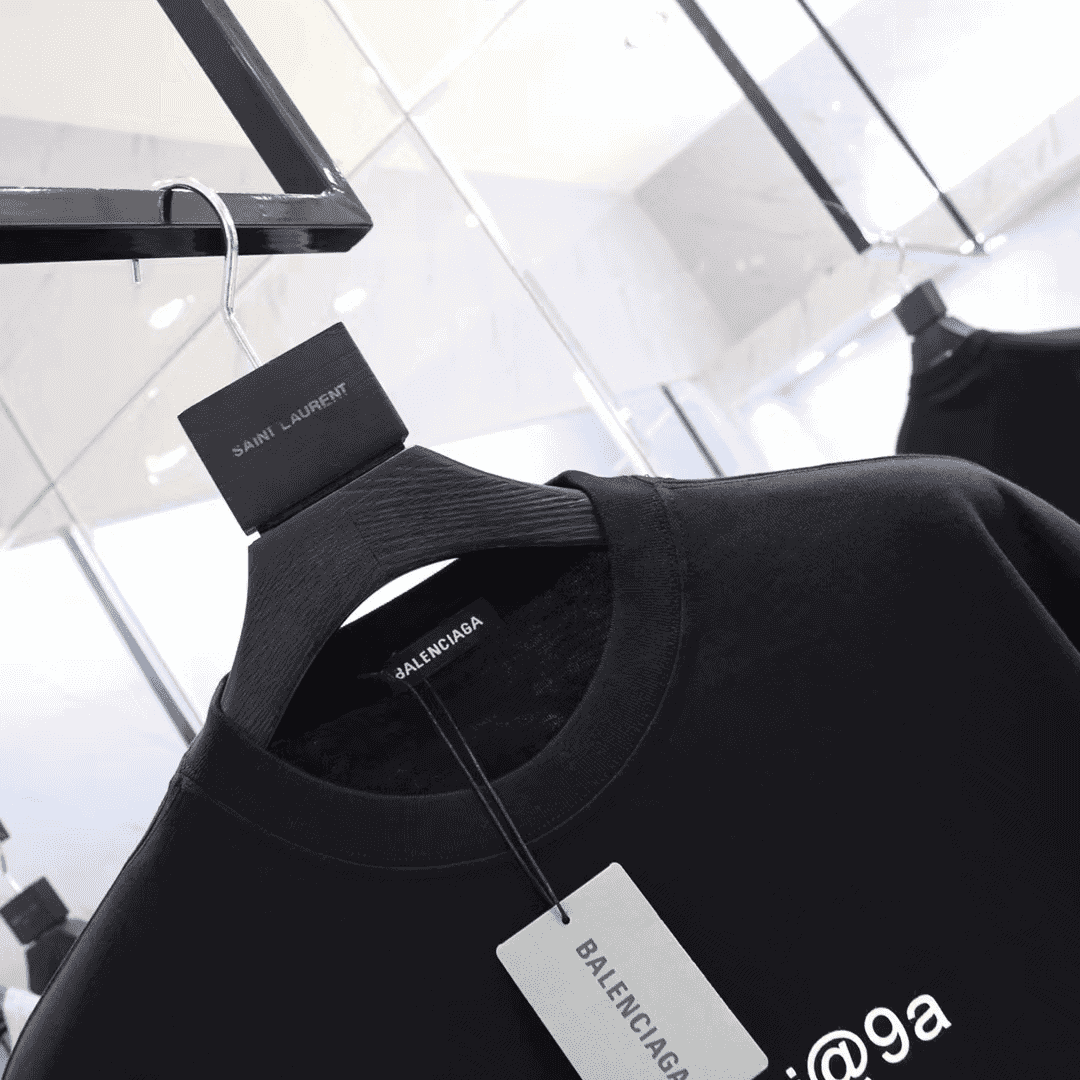 Ba*len*cia*ga symbolic t-shirt