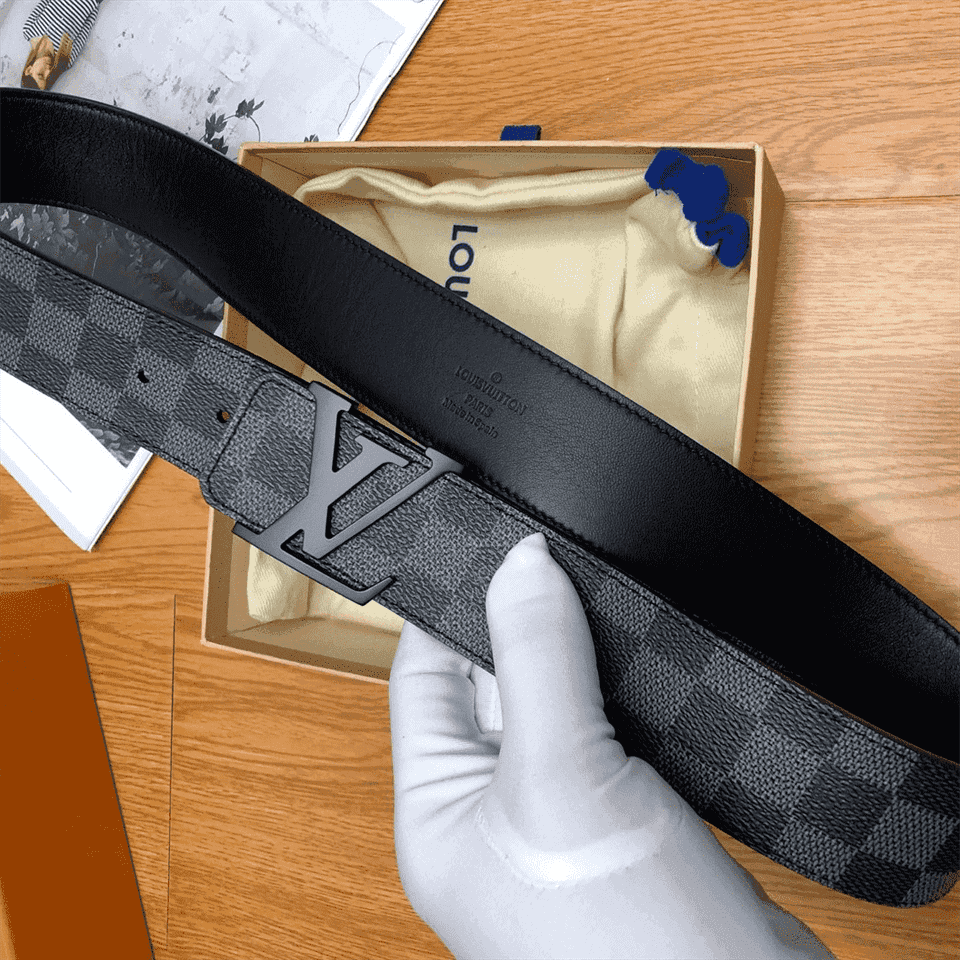 l0*is V*t0n belt initiales damier