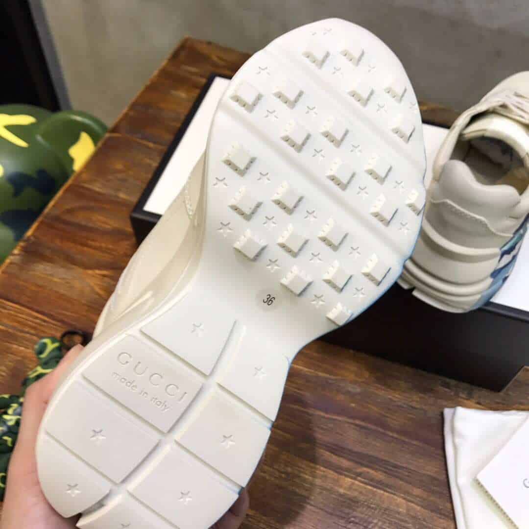 G*u*i rhyton leather sneaker with wave