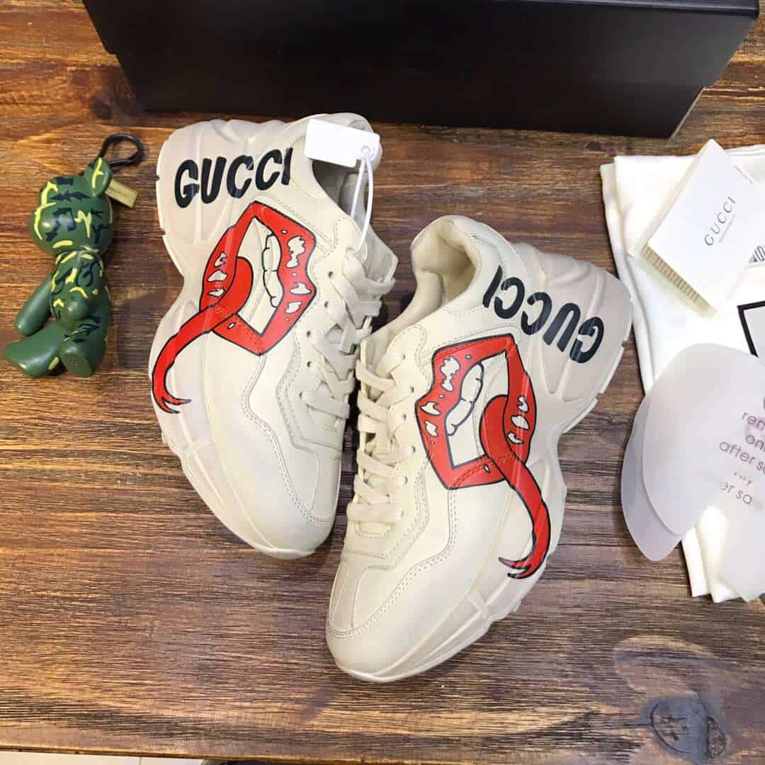 G*u*i rhyton sneaker with mouth print