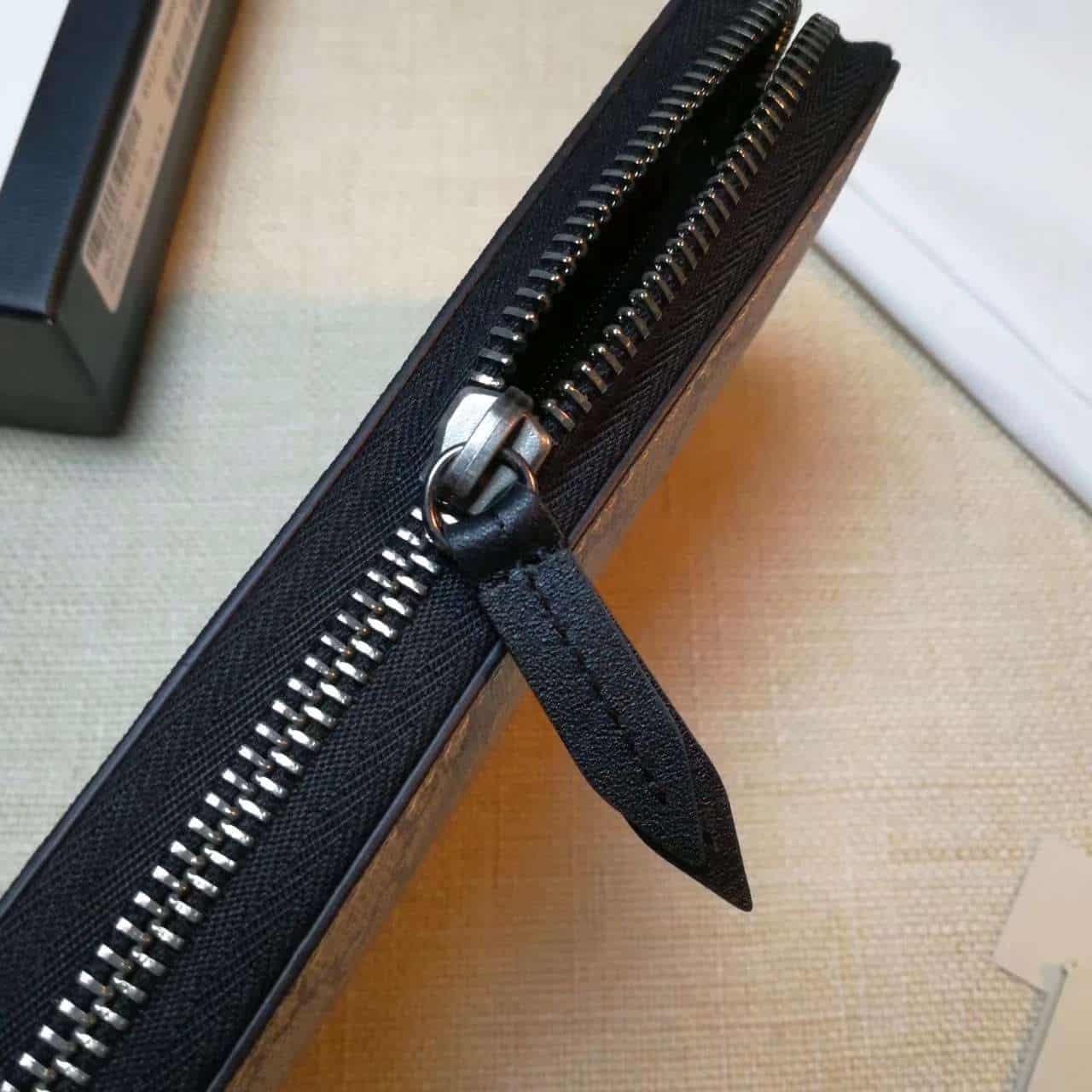 g*u*i wallet kingsnake print gg S*p*e zip gc2