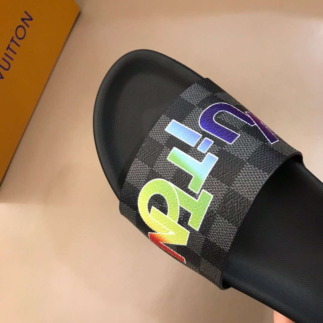 l0*is V*t0n sandal and slide