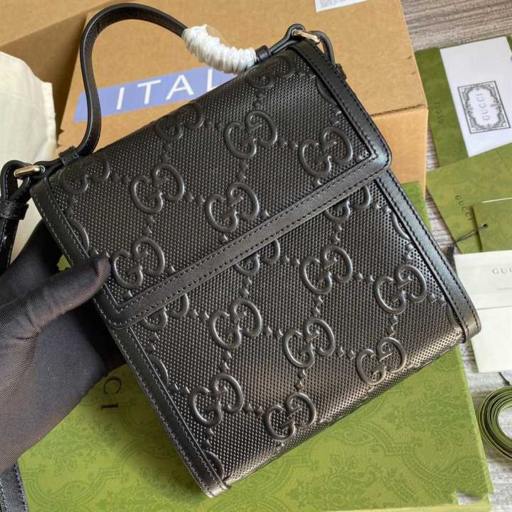 GG EMBOSSED MESSENGER BAG BLACK GG EMBOSSED LEATHER COTTON LINEN LINING - GBC07