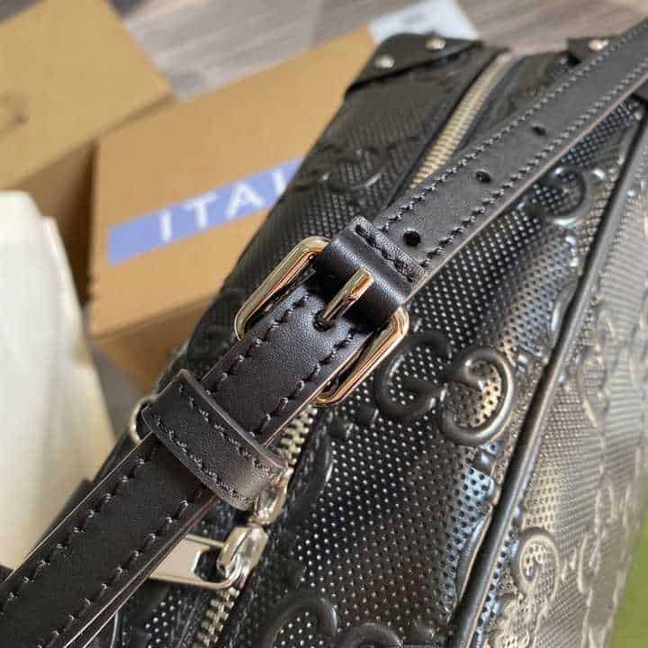 GG EMBOSSED SHOULDER BAG IN BLACK LEATHER - GBC06