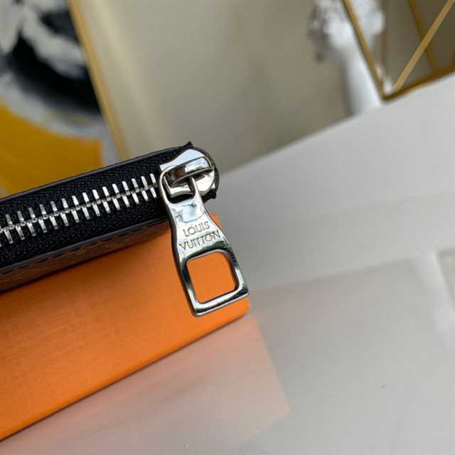 l0*is V*t0n multipocket virgil abloh patchwork m69690