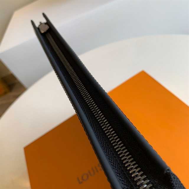 l0*is V*t0n pochette voyage mm monogram eclipse canvas m69535