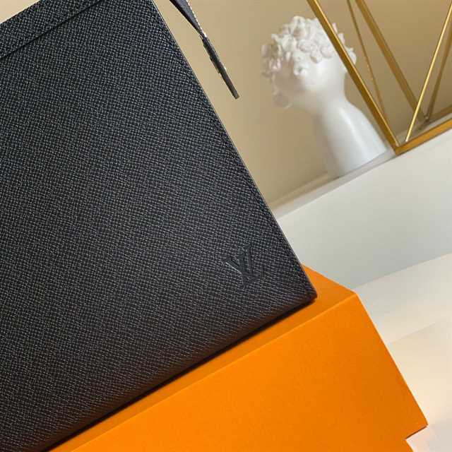 l0*is V*t0n pochette voyage mm taiga leather m30675