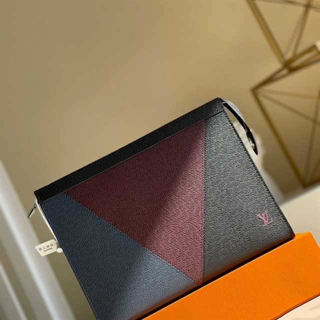 l0*is V*t0n pochette voyage mm taiga leather m30718