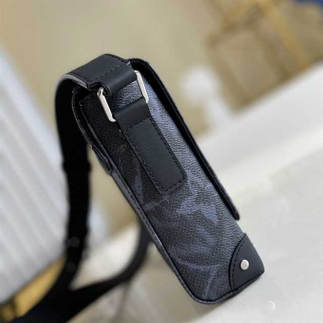 l0*is V*t0n trunk messenger monogram canvas m57271