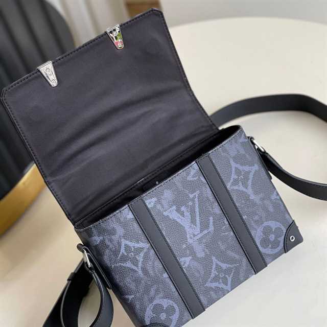 l0*is V*t0n trunk messenger monogram canvas m57271