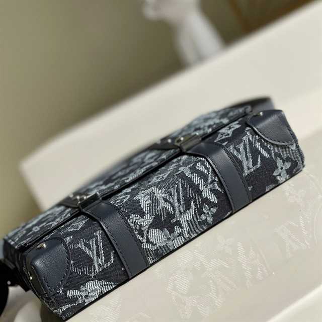 l0*is V*t0n trunk messenger monogram canvas m57282