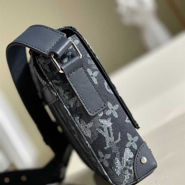 l0*is V*t0n trunk messenger monogram canvas m57282