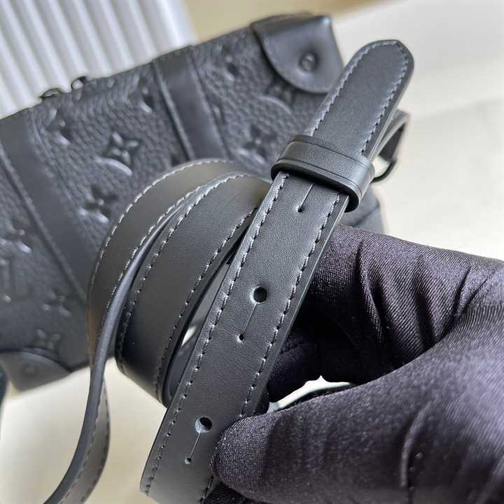 l0*is V*t0n soft trunk wallet taurillon monogram leather m80224