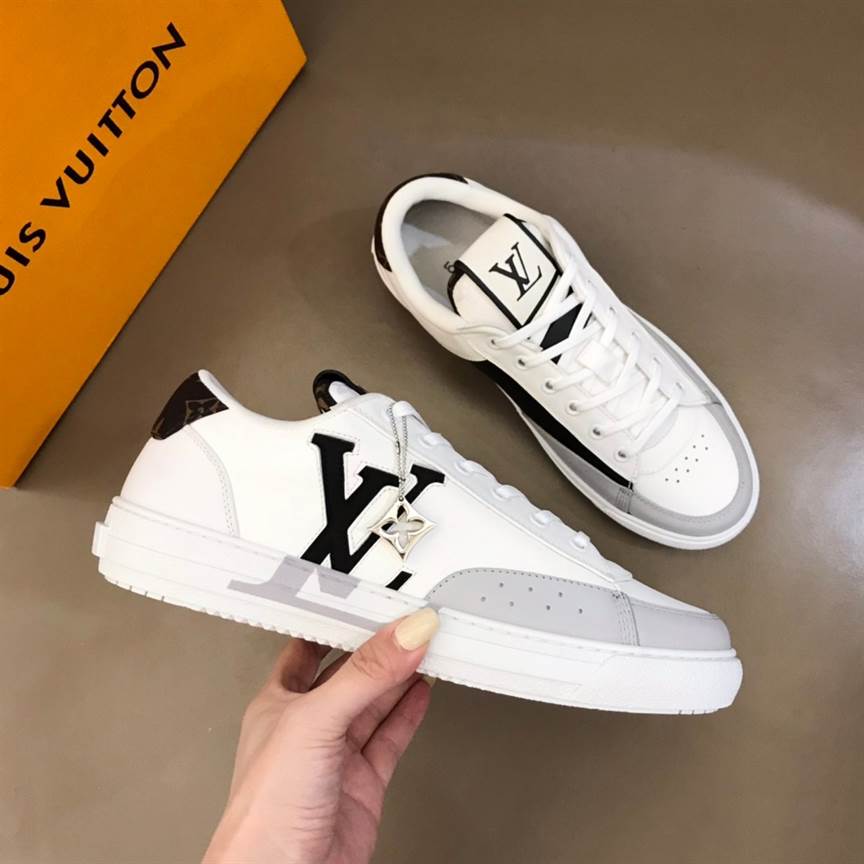 l0*is V*t0n limited edition charlie low-top sneakers - lsvt278