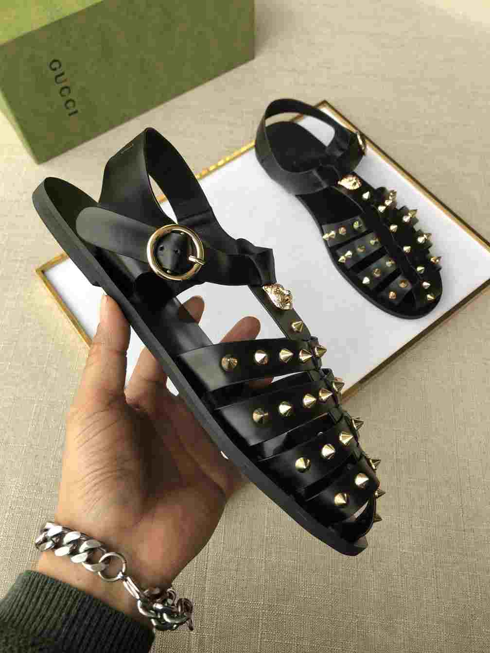 G*u*i sandal with double g - sdg004