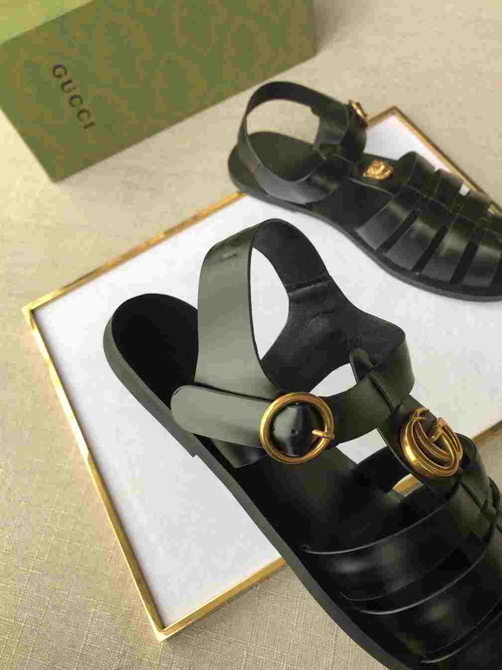 G*u*i sandal with double g - sdg005