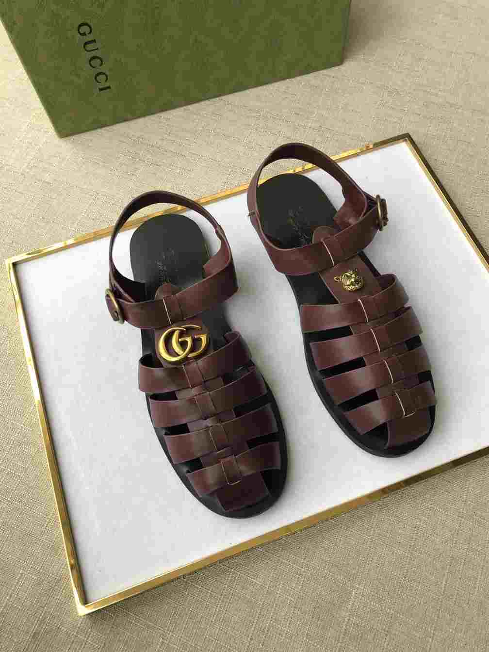 G*u*i sandal with double g - sdg007