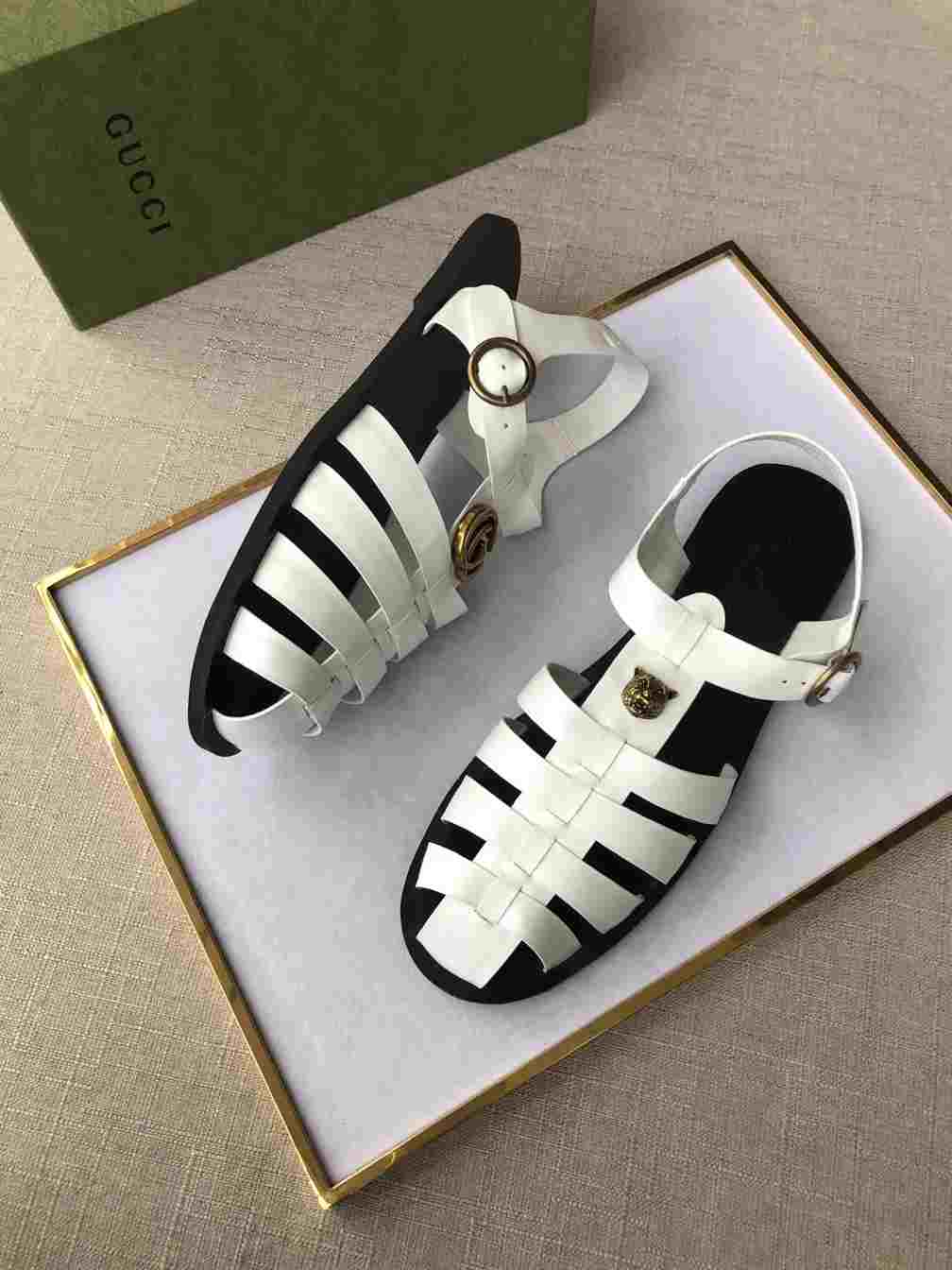 G*u*i sandal with double g - sdg008