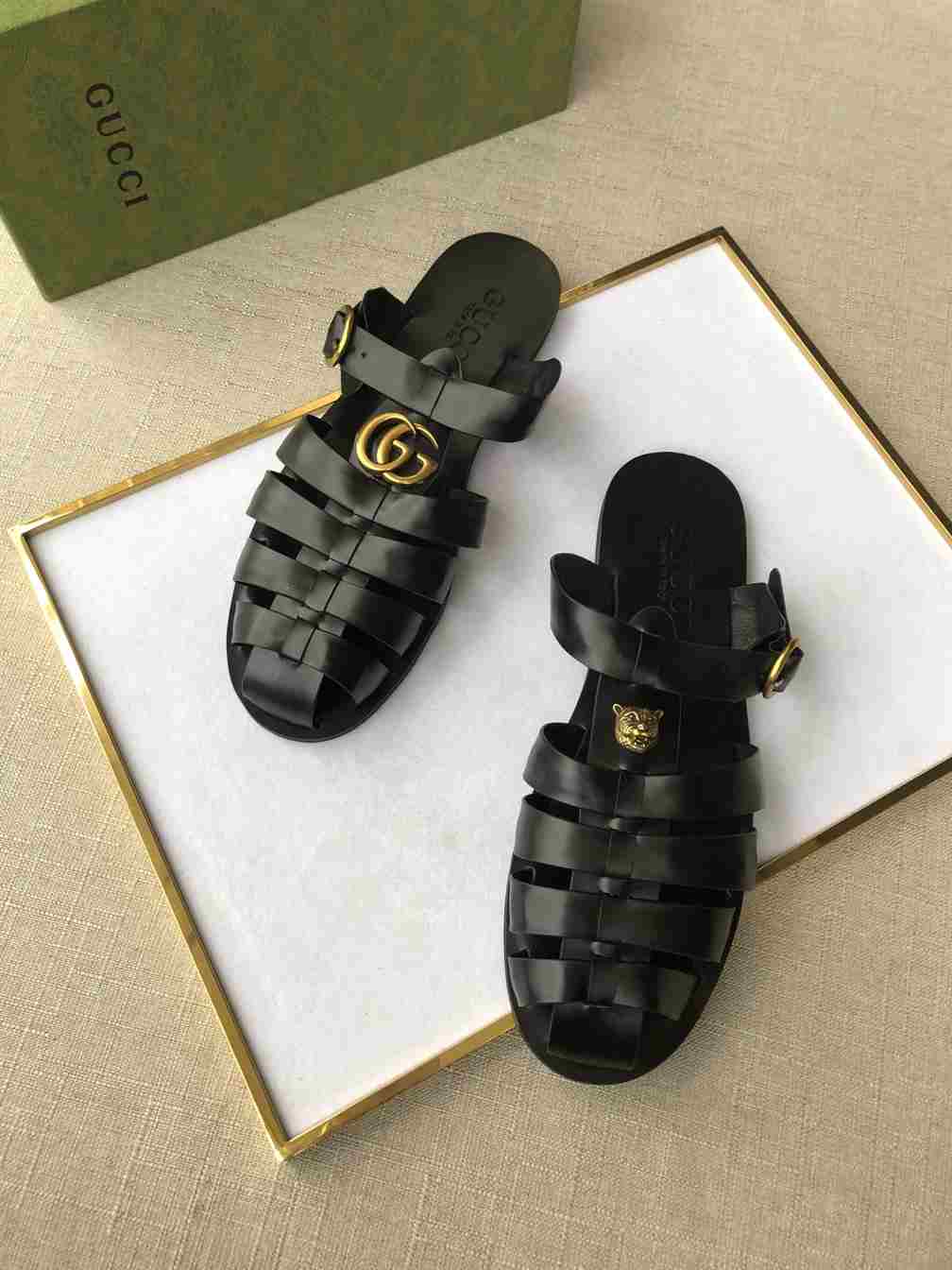 G*u*i sandal with double g - sdg009