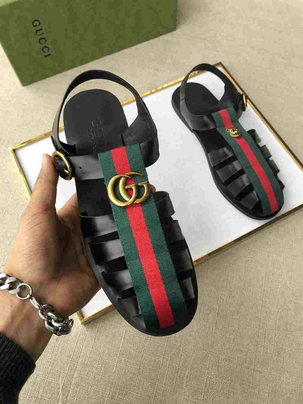 G*u*i sandal with double g - sdg010