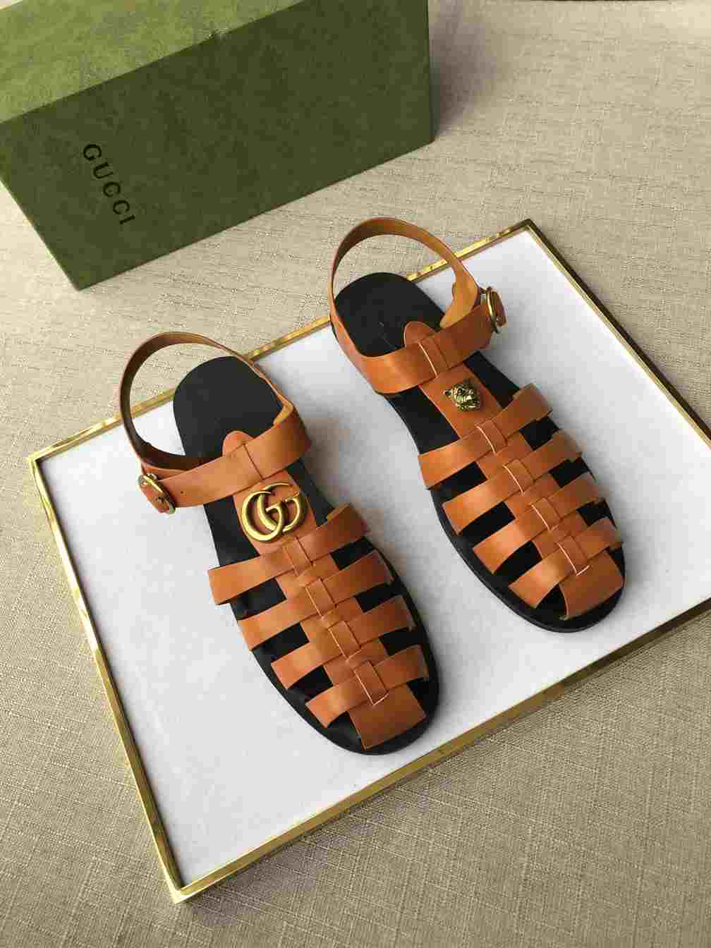 G*u*i sandal with double g - sdg006