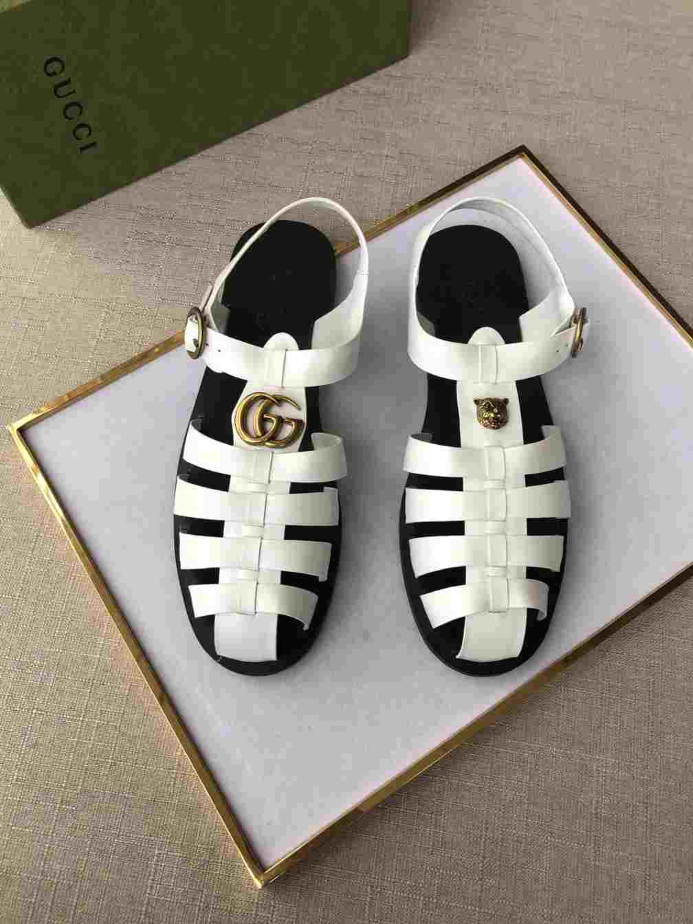 G*u*i sandal with double g - sdg008