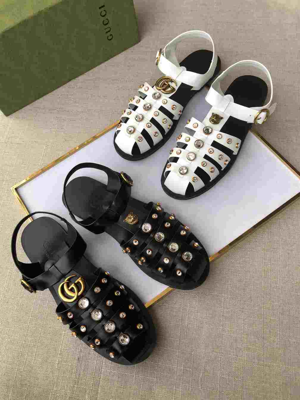 G*u*i sandal with double g - sdg005