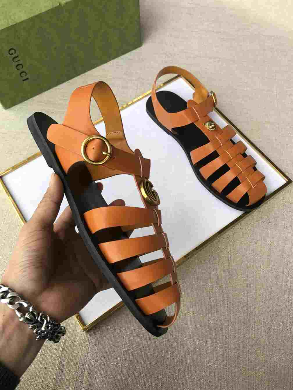G*u*i sandal with double g - sdg006