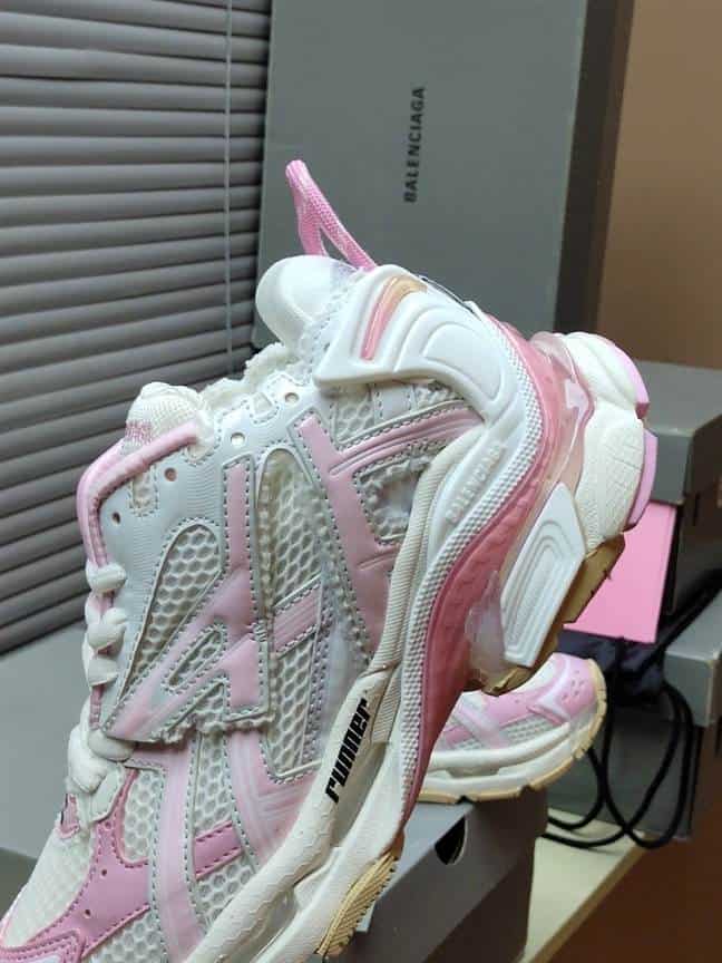 Ba*len*cia*ga men's runner sneaker - bb177