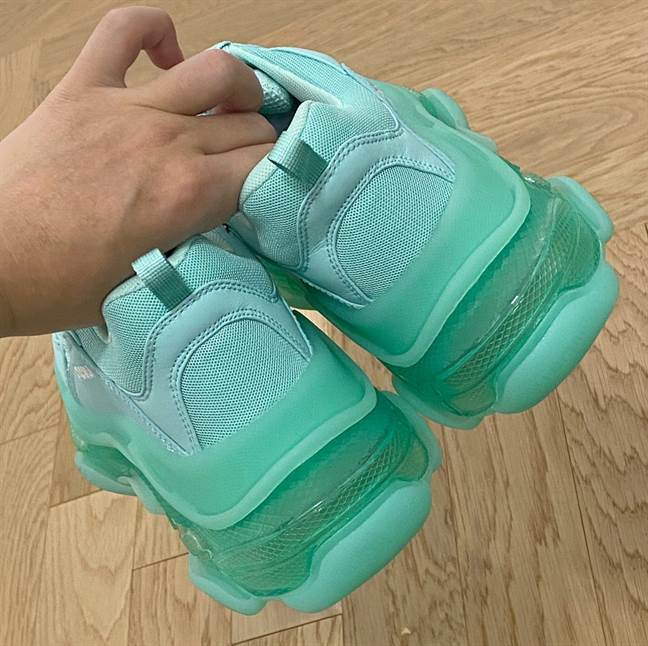 Ba*len*cia*ga men's triple s sneaker clear sole - bb187