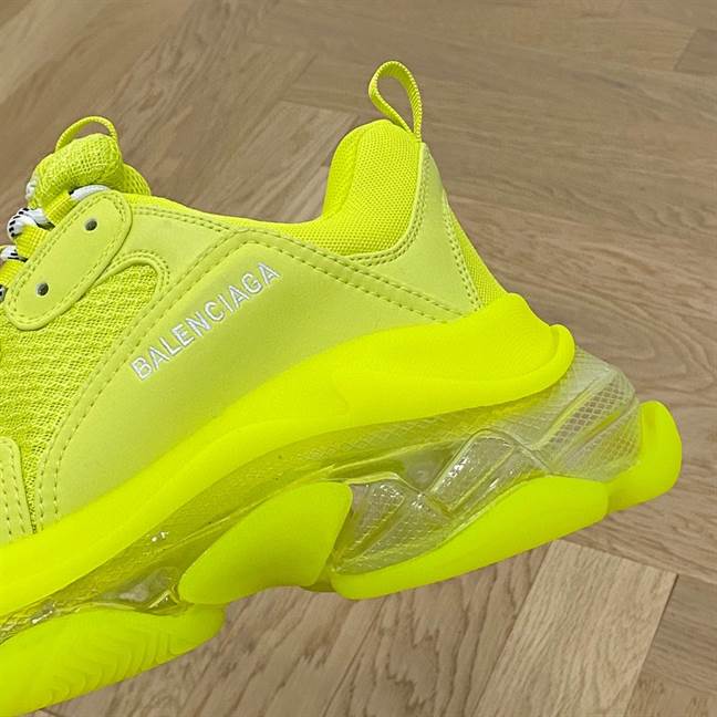 Ba*len*cia*ga men's triple s sneaker clear sole - bb185