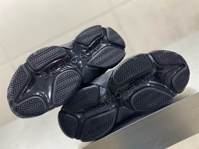 Ba*len*cia*ga triple s sneaker  - bb174