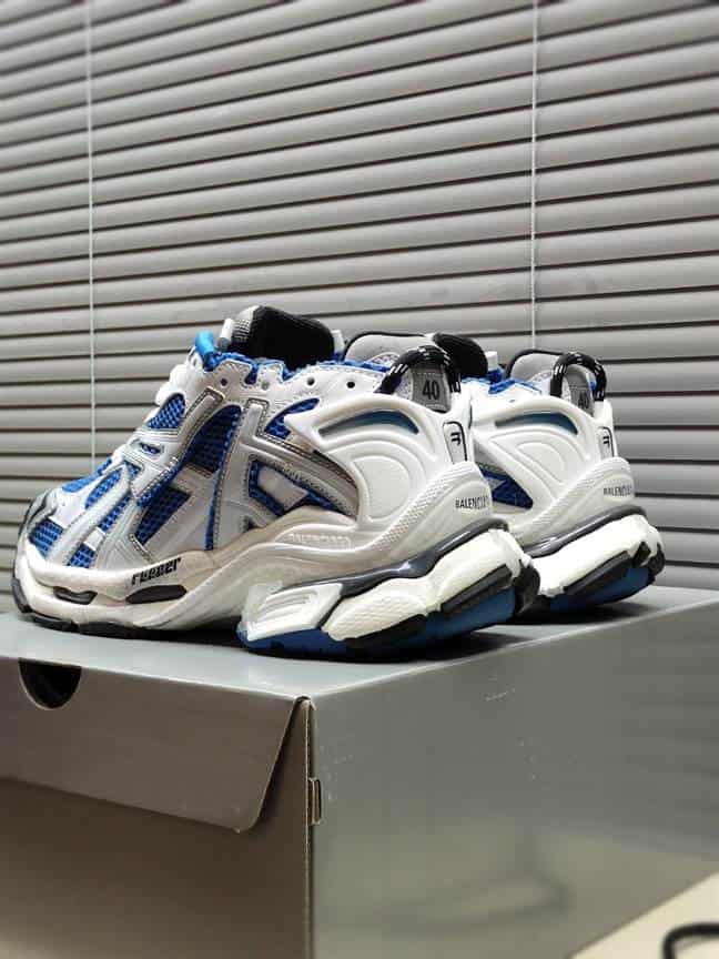 Ba*len*cia*ga men's runner sneaker - bb176