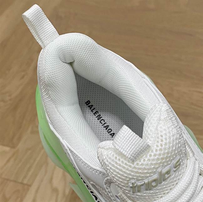 Ba*len*cia*ga men's triple s sneaker clear sole - bb190