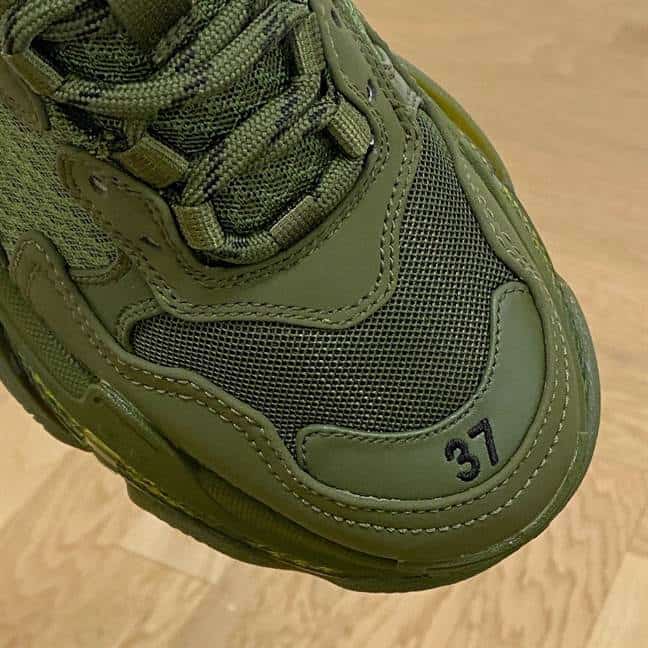 Ba*len*cia*ga men's triple s sneaker clear sole - bb188