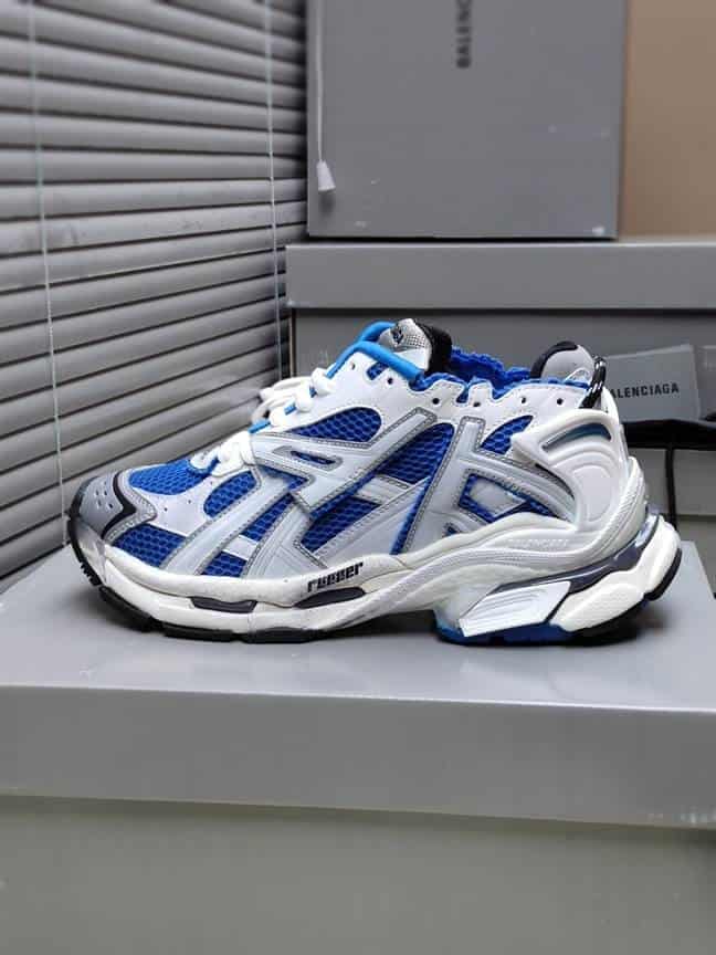 Ba*len*cia*ga men's runner sneaker - bb176