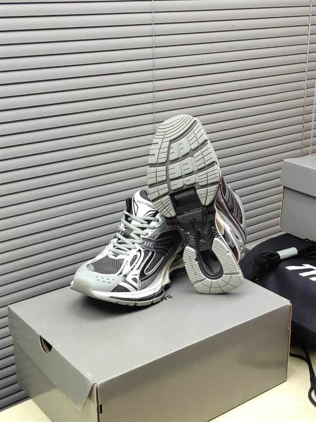 Ba*len*cia*ga men's x-pander sneaker - bb183