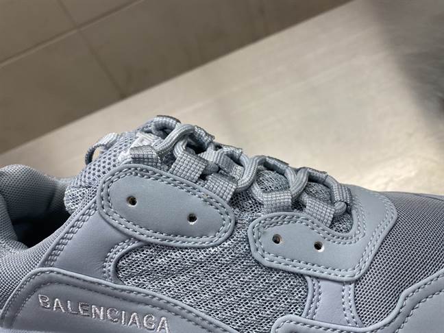 Ba*len*cia*ga triple s sneaker  - bb175