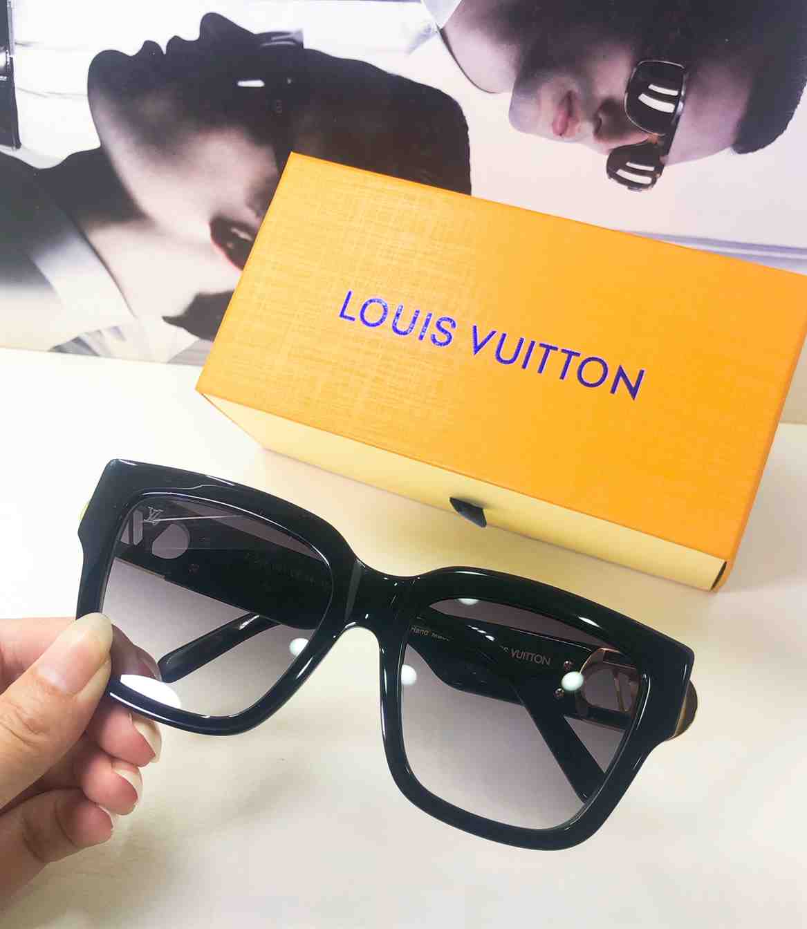 LV SUNGLASSES - GLVT16