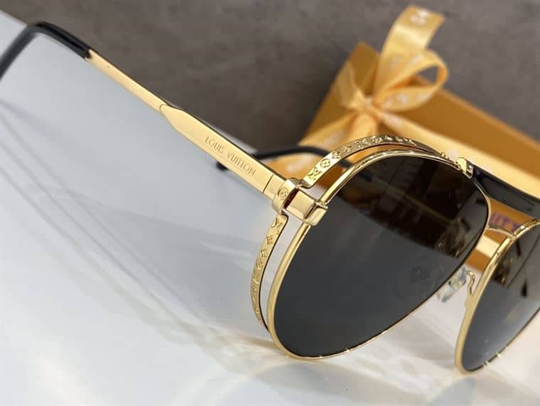 LV SUNGLASSES - GLVT28