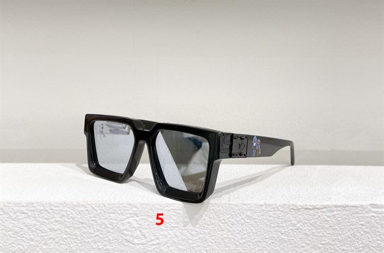 LV SUNGLASSES - GLVT24