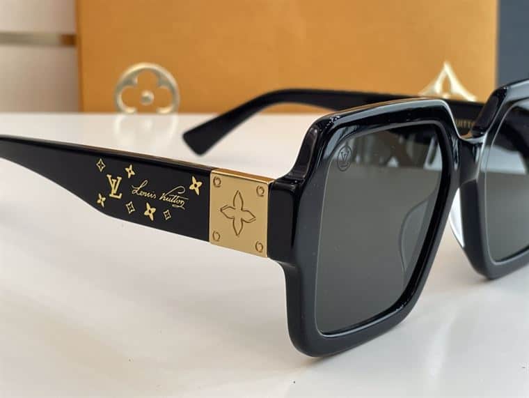 LV SUNGLASSES - GLVT27