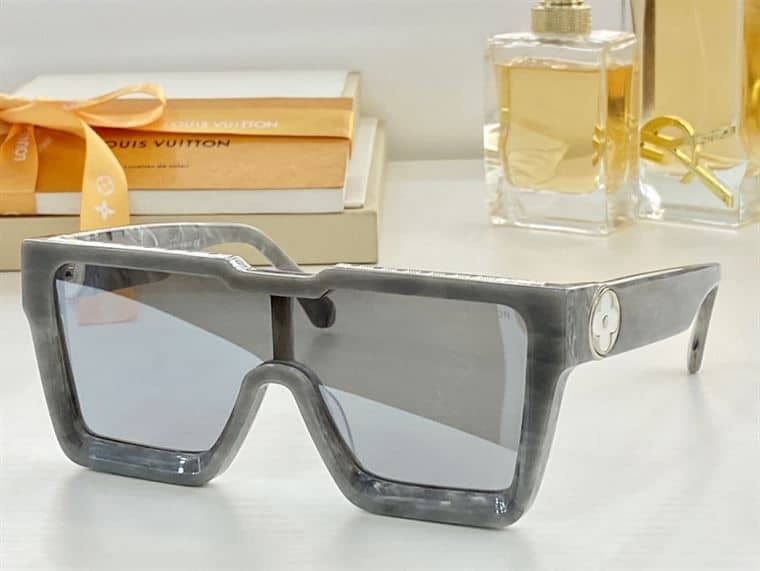LV SUNGLASSES - GLVT02