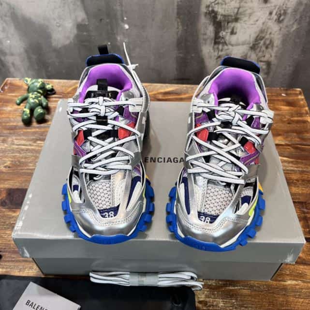 Ba*len*cia*ga men's track trainers in silver - bb208