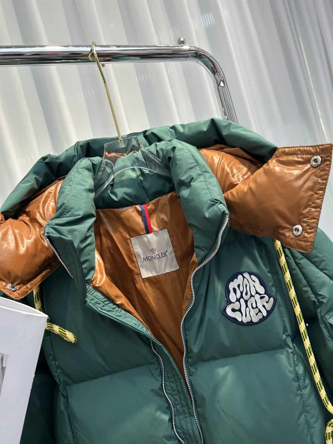 MONCLER JACKET - MJ053