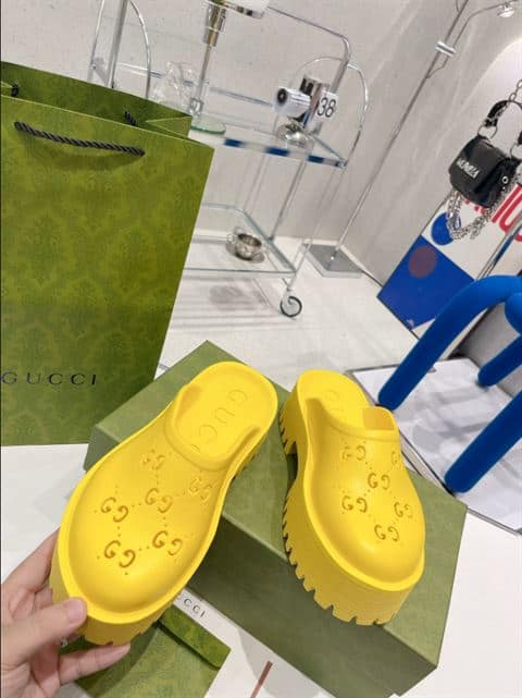 G*u*i wonmen's platform perforated g sandal - sdg012